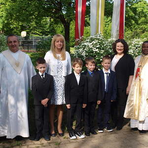 OLYMPUS DIGITAL CAMERA         