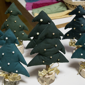 Adventkranzsegnung und Braunauer Adventcafé