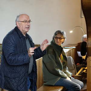 Wolfgang Kreuzhuber mit einer Teilnehmerin beim Ökumenischen Orgelseminar in Ungenach