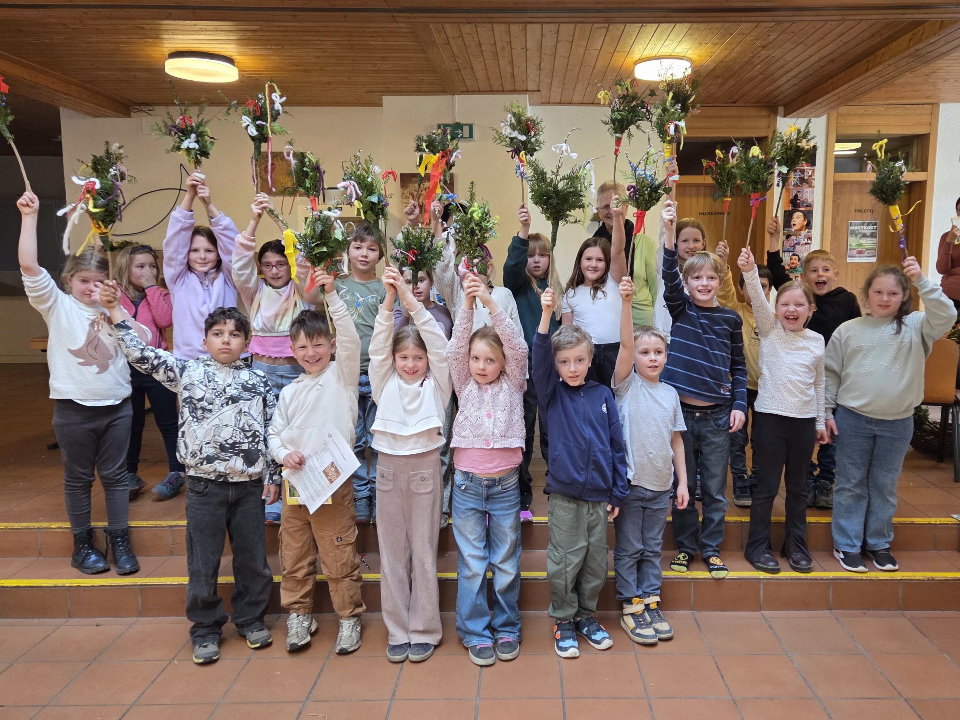 EK-Vorbereitung - Palmbuschen binden / © Pfarrgemeinde Schönering
