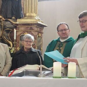 SST Frauen und Priester