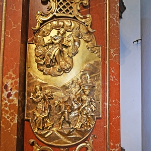 Holzrelief am Hochaltar: Auszug aus Ägypten