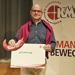 Eberhard Schäfer, Berater, Therapeut und Leiter des Väterzentrum Berlin: 'Mütter und Väter sind nicht immer einer Meinung in Bezug auf Kindererziehung. Eltern sollten sich gelassen darüber auseinandersetzen.' 