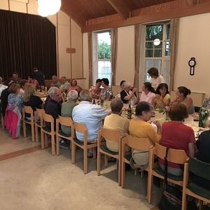 gemütliches Beisammensein im Pfarrsaal