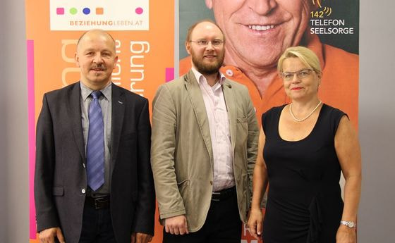 V. l.: Mag. Josef Lugmayr (Leiter Zentrum BEZIEHUNGLEBEN.AT), Dr. Nestor Kapusta (Facharzt für Psychiatrie, Psychotherapeut und Suizidpräventionsforscher / Wien) und Mag.a Silvia Breitwieser (Leiterin der TelefonSeelsorge OÖ – Notruf 142).