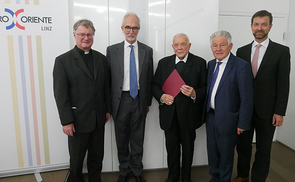 Bischof em. Maximilian Aichern wird Ehrenmitglied bei Pro Oriente Linz