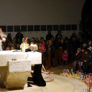 Martinsfest - Kinder tragen Licht ins Dunkel