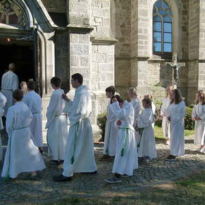 Einzug in die Kirche 2