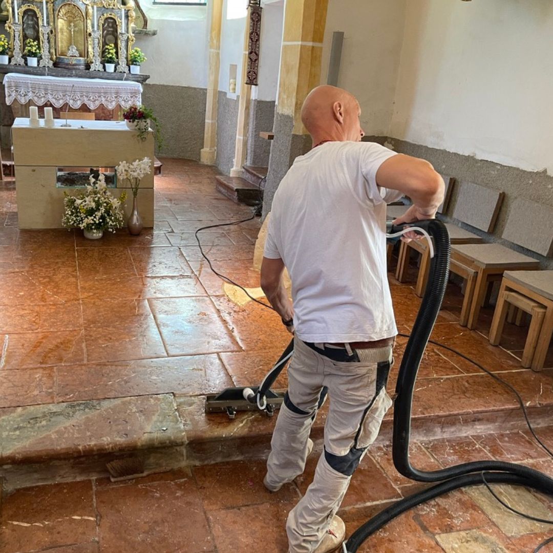 Innenputzarbeiten in der Pfarrkirche St. Radegund