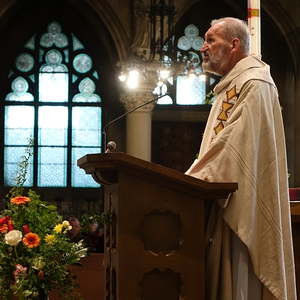 Dompropst Wilhelm Vieböck bei der Predigt