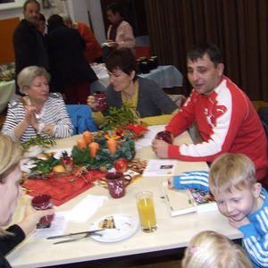 Adventkranzweihe und Schmankerlmarkt