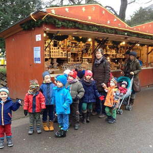 Kindergarten: Christkindlmarkt-Besuch