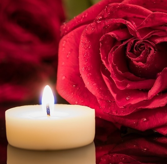 Kerze mit Rose