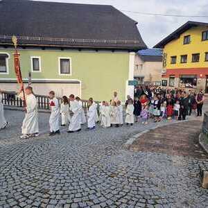 Festzug zur Kirche