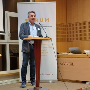 Jurymitglied und Laudator Rainald Tippow,