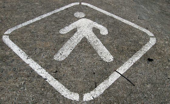 Fußgänger / © Alvimann / Morguefile.com Das Autofasten läadt dazu ein, wieder öfters zu Fuß zu gehen.