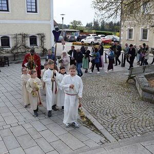 Palmweihe vor dem Pfarrheim