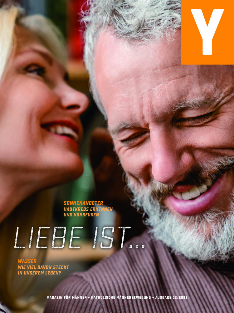 Das Cover zeigt ein älteres lachendes Paar