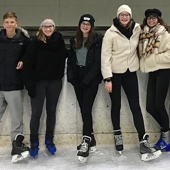 Jugend rutscht ins neue Jahr