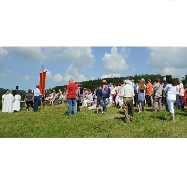 Bild vom Gottesdienst am Gründberghügel