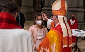 Firmung mit Bischof Manfred Scheuer am Pfingstsonntag im Linzer Mariendom