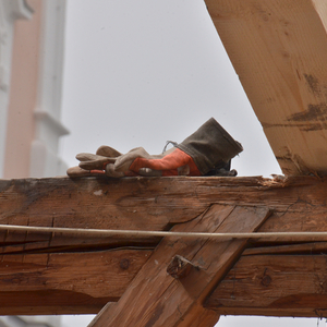 Der Pfarrhof erhielt 2013 einen neuen Dachstuhl