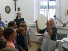 Besuch Hostienbäckerei