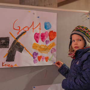 Unterschiedliche Station luden zur Beschäftigung mit dem Thema 'Friede mit mir/meinem Nächsten'
