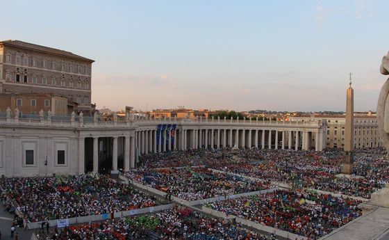 Papstgebet mit 60.000 Jugendlichen am Petersplatz