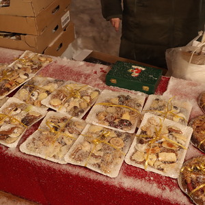 Adventfeier mit Genuss-standln in St. Quirinus