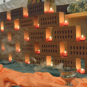 Stimmungsvoller Abendgottesdienst mit Taizé-LiedernGesänge, die Einfachheit ausstrahlen und zur Ruhe kommen lassen, das sind die Lieder der französischen Taizé-Gemeinschaft. Etwas von dieser Atmosphäre wurde bei der Sonntag-Vorabendmesse in Kirchdor