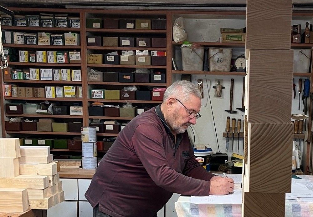 Manfred Weilguni / © Diözese Linz / Bruno Fröhlich Manfred Weilguni ist Kulturgutpfleger in Hagenberg im Mühlkreis. Mit Engagement und Umsicht trägt er Sorge für die Erhaltung der Kulturgüter der Pfarre. Er hat die 2025 abgeschlossene Renovierung der Schlosskapelle in unzähligen ehrenamtlichen Stunde