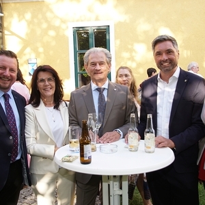 Bgm. Peter Groiss und Bgm. Peter Schobesberger, jeweils mit Begleitung und Kurt Garstenauer als Vertreter der Neuapostolischen Kirche