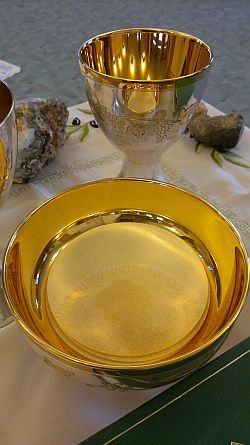 Eucharistisches Brot und Wein