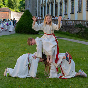 Rund 1.000 Ministrant*innen aus über 90 Pfarrgemeinden Oberösterreichs kamen am Samstag, 14. Juni, in das Stift St. Florian, wo der große Ministrant*innen-Tag der Diözese Linz stattfand. Veranstaltet vom Team Kinder | Katholische Jungschar, verwandel