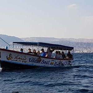 Die Fahrt mit einem Glas Boot im Golf von Aqaba brachte uns die Welt der Korallen näher.