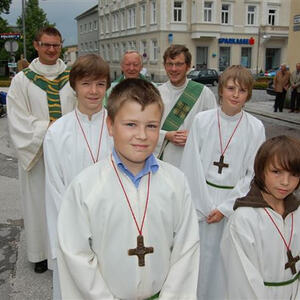 Trachtensonntag mit Ehejubilaren