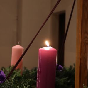 Adventkranzweihe 2022 in St. Quirinus