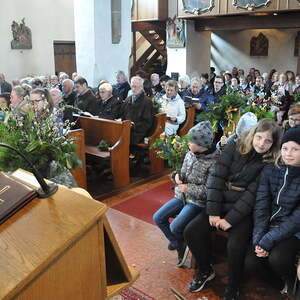 Palmweihe am Dorfplatz, Einzug in die Kirche zur Hl. Messe