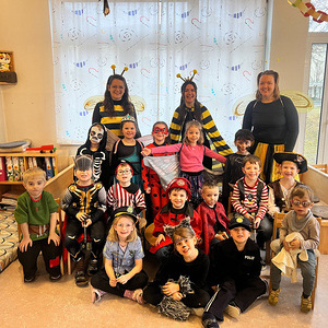 Verkleidungsfest rote Gruppe