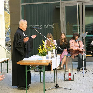 Traunauen-Reinigung mit ökomenischen Gottesdienst