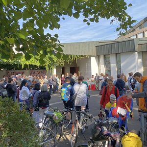 Segensfeier am Pfarrplatz ...