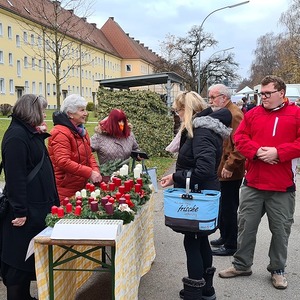 Adventkranzverkauf am Wochenmarkt