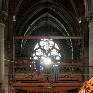 Umbauarbeiten im Mariendom Linz zur Innenraumgestaltung