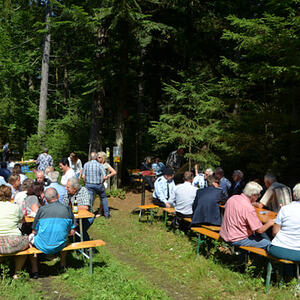 Gedenkfeier Fliegerkreuz in Entholz