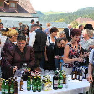 Pfarrer Hansjörg Wimmer, Kaplan Samuel Ogwudile, Frau Klara