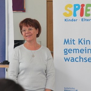 Ulli Brückner-Grall, Kursbegleiterin