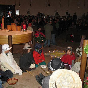 Vorweihnachtliche Feier mit Hirtenspiel