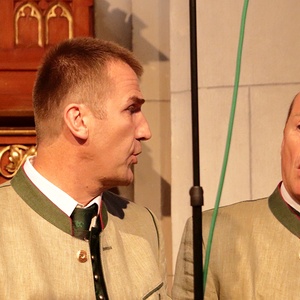 mit dem Musikverein Kleinraming, dem Behamberger Chor 'In ana Dur' und der Michlbauern Rud