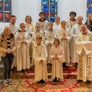 Der Christkönigssonntag 2022 stand ganz im Zeichen der MinistrantInnen: es wurde ihnen für den Dienst gedankt und zwei neue Minis wurden feierlich aufgenommen.